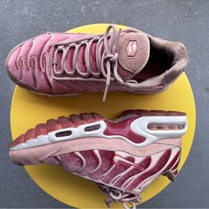 Nike Women's Pink Sneakers